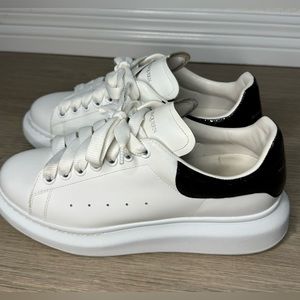 Alexander McQueen oversized sneaker